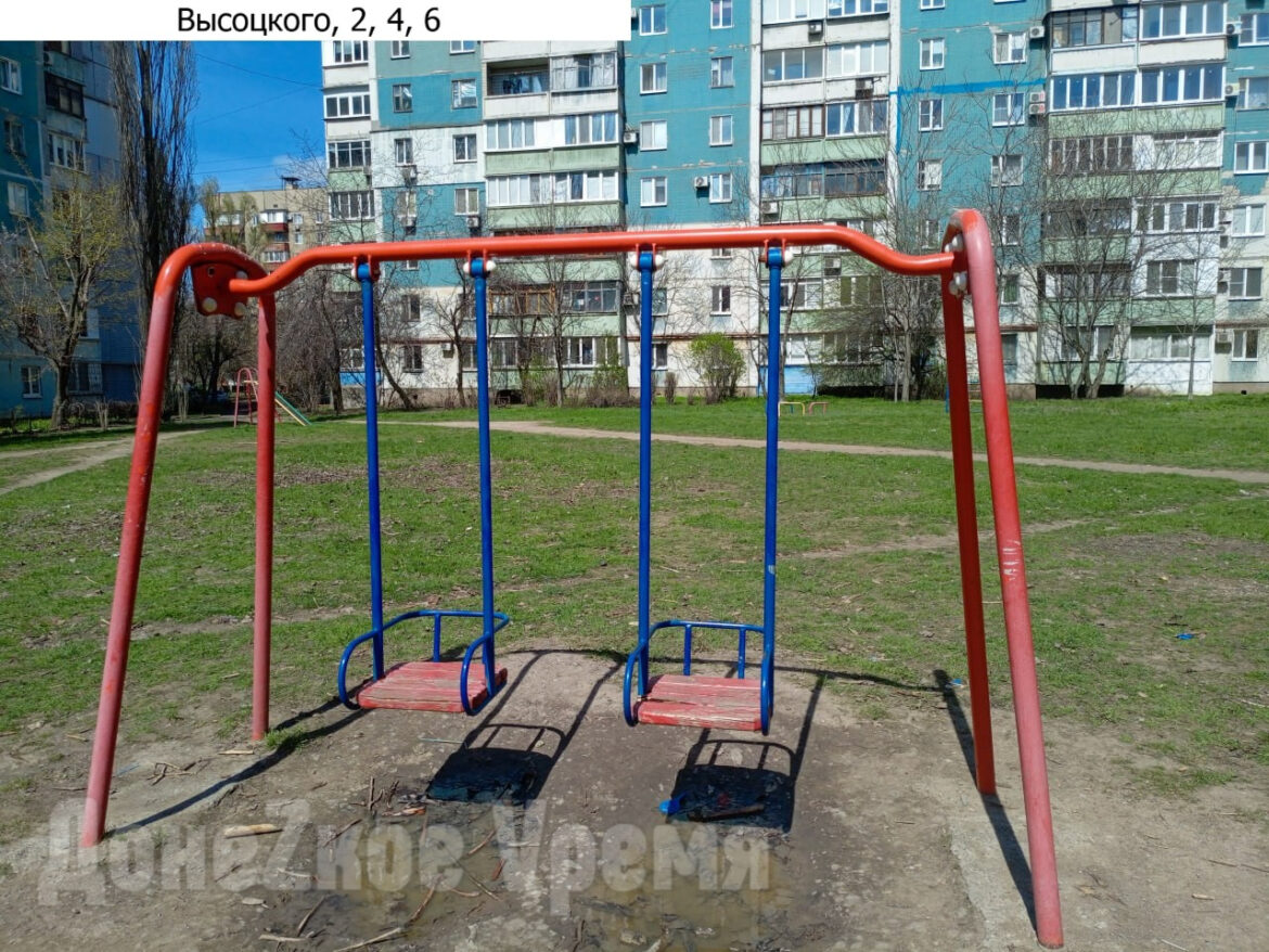 Площадки старше родителей: детям Текстильщика практически негде играть