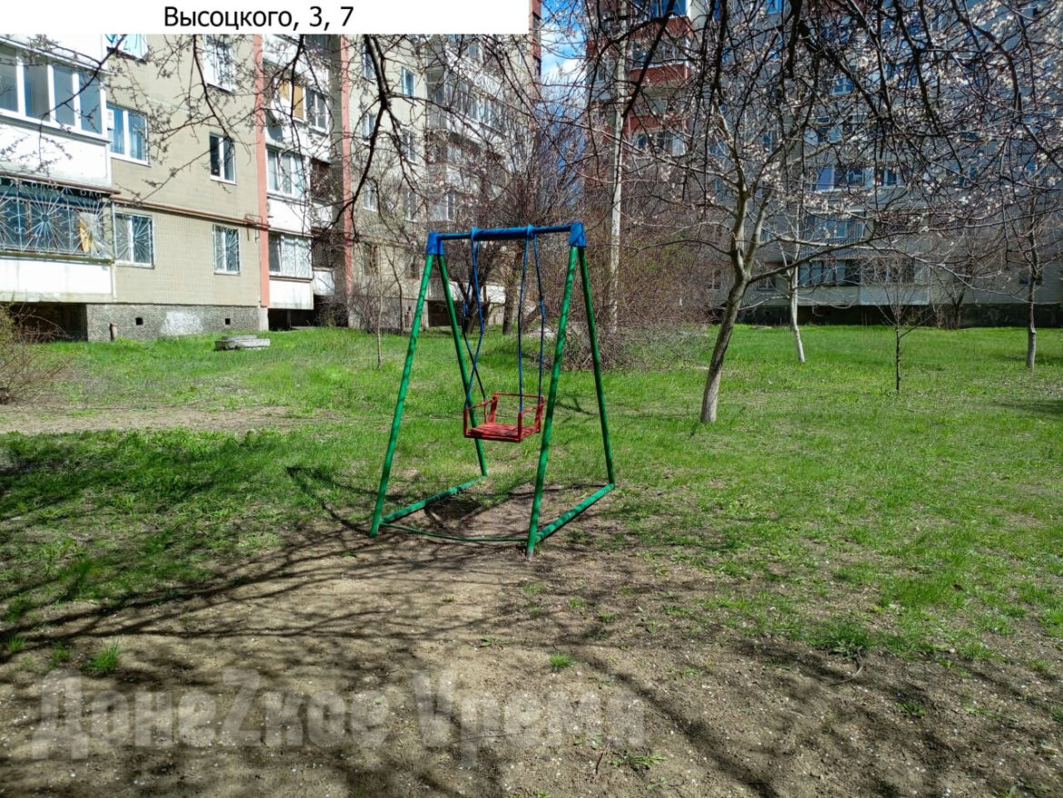 Площадки старше родителей: детям Текстильщика практически негде играть