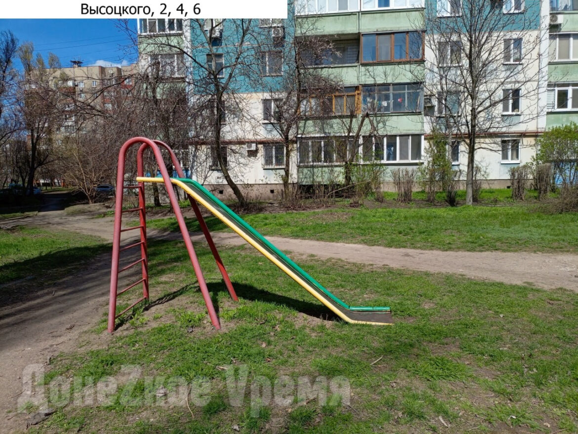 Площадки старше родителей: детям Текстильщика практически негде играть