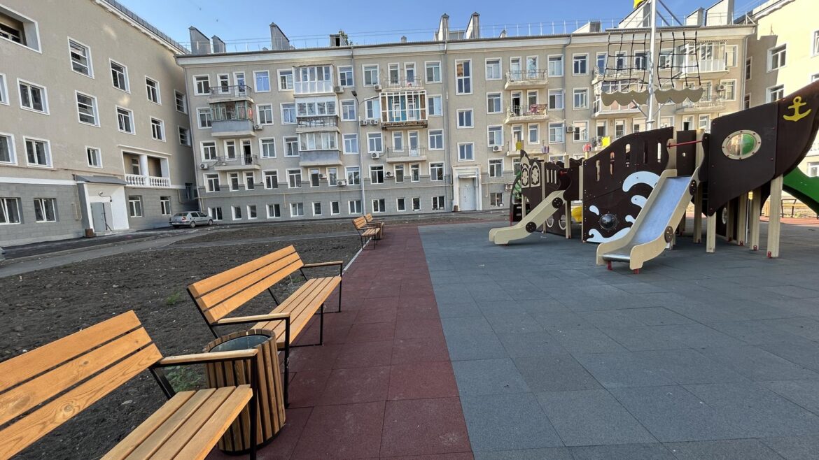 img-5109_q2cRurY В рамках комплексного восстановления: компания РКС-НР благоустроит за три года более 560 объектов в Мариуполе
