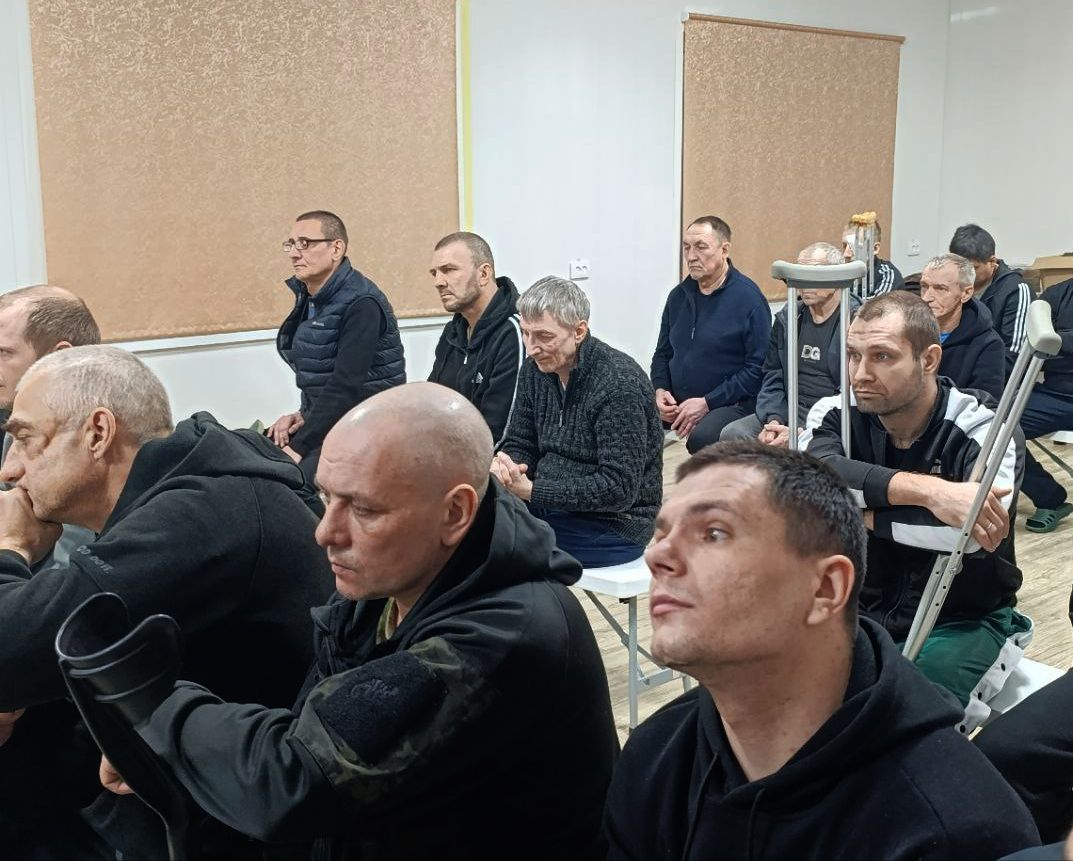 4 Традиции не изменяя: в канун Дня защитника Отечества ансамбль “Донбасс” дал концерты для раненых бойцов