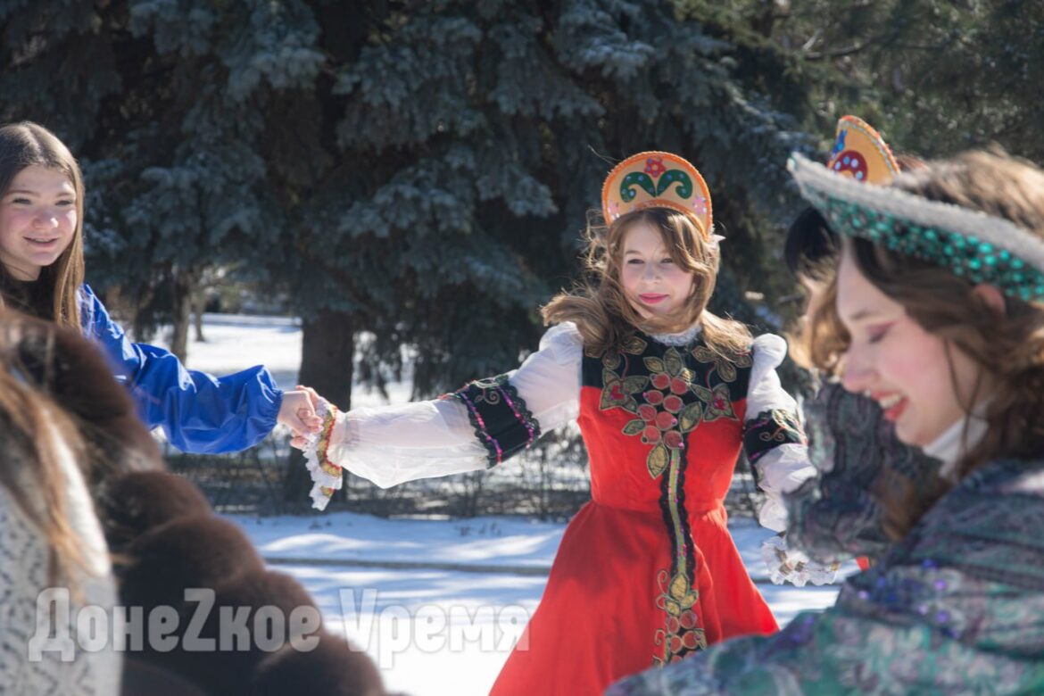 photo_2026-02-21_15-35-03 Народные забавы и блины от самых красивых девушек Донбасса: в Донецке прошли масленичные гуляния