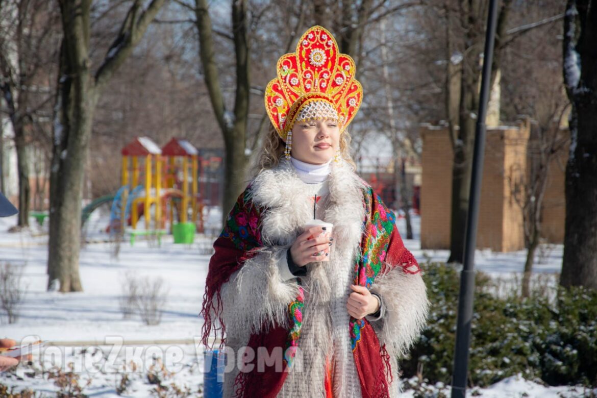 photo_2026-02-21_15-35-28 Народные забавы и блины от самых красивых девушек Донбасса: в Донецке прошли масленичные гуляния