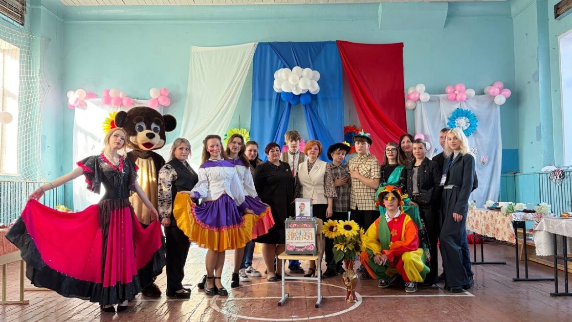 _HC68tSHkMKg9rUKK9c215uvJa2_L9iRl_-MU_gU9-Dx55we7RSWINAtH8JFoxo3vJ7DpVRLFoISu5yBdIQv2Pi7 Дети помогают детям: донецкие школьники собрали 23,5 тысячи рублей для тяжелобольных сверстников