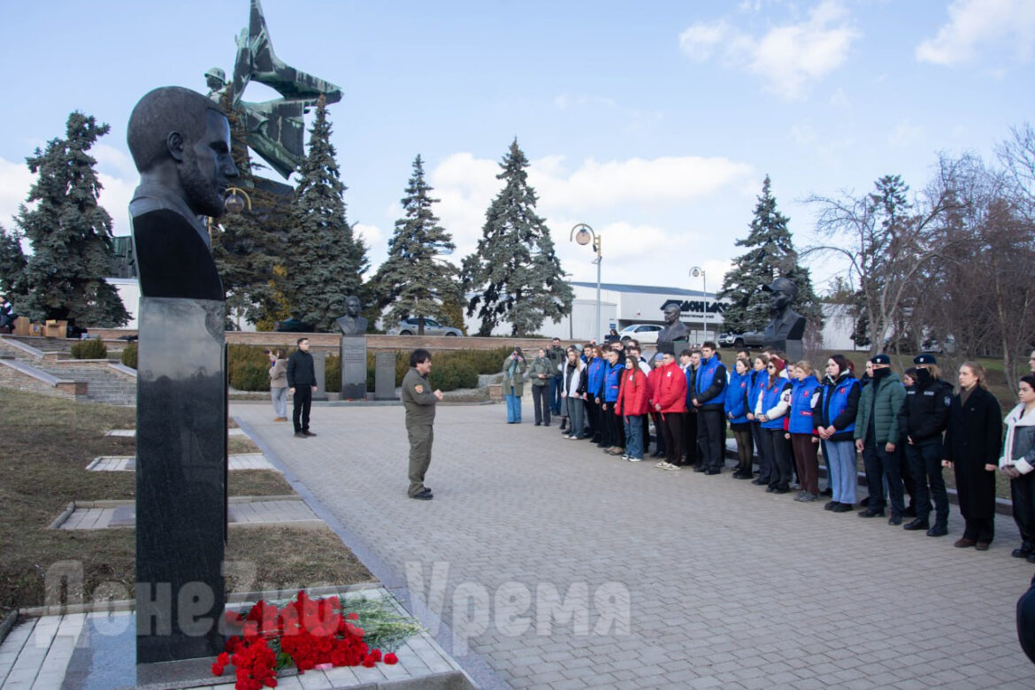 Улыбался, даже когда вокруг творился ужас: в Донецке почтили память комбата Владимира Жоги