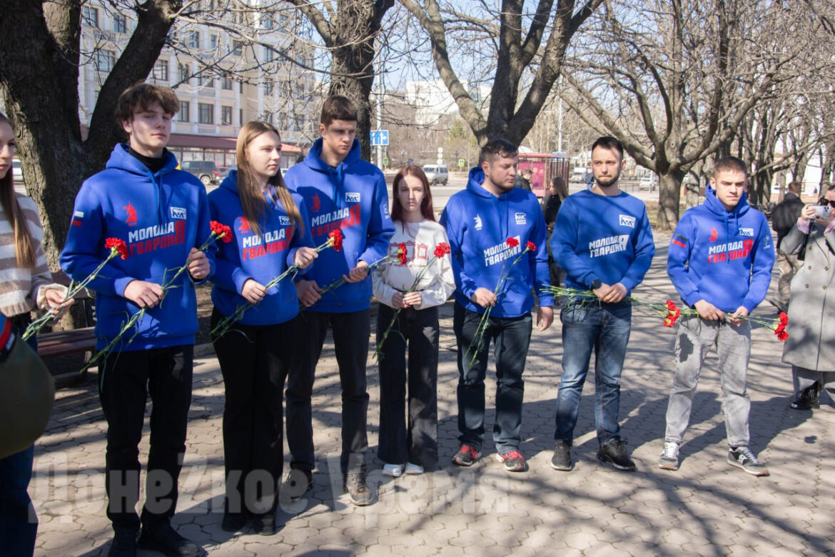 «Один почерк, одно лицо – лицо террористов»: в Донецке почтили память погибших в Брянске