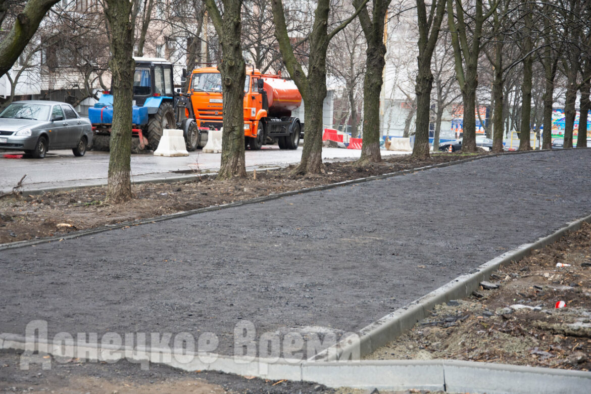 «Таких точек по городу много»: на проспекте Комсомольском в Донецке ведутся дорожные работы