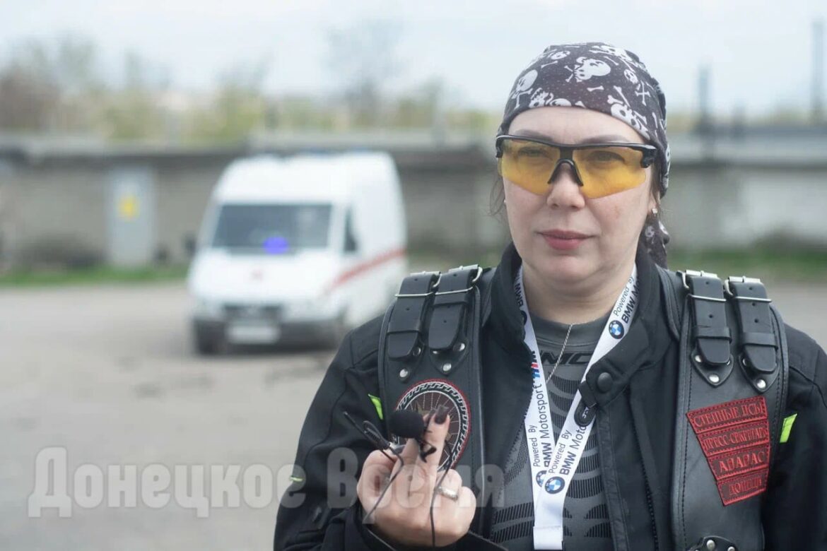 Помогать другим — норма: донецкие байкеры напомнили о правилах поведения на дороге