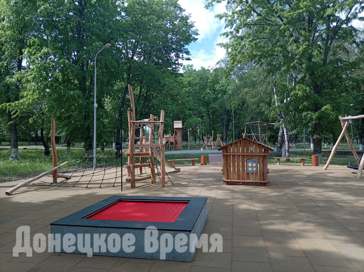 2026-05-16 10-44-23 “При Украине здесь ничего не было”: Летний парк стал местом притяжения и символом возрождения Волновахи