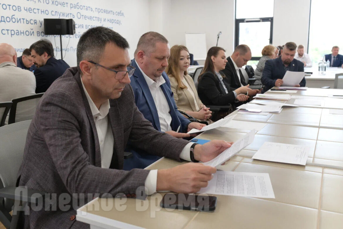 «Я не прошу комментировать, я прошу инициатив»: Денис Пушилин подвел итоги Стратегической сессии