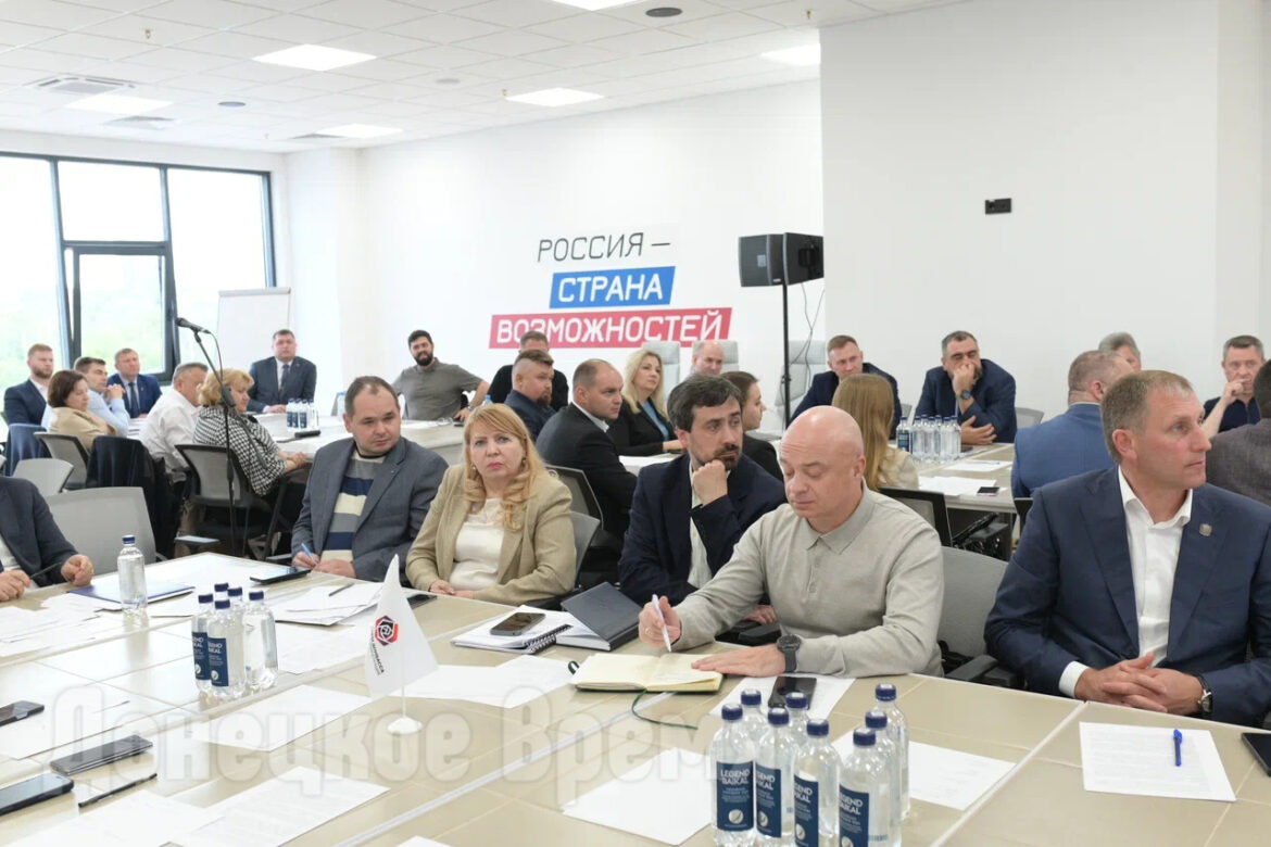 «Я не прошу комментировать, я прошу инициатив»: Денис Пушилин подвел итоги Стратегической сессии