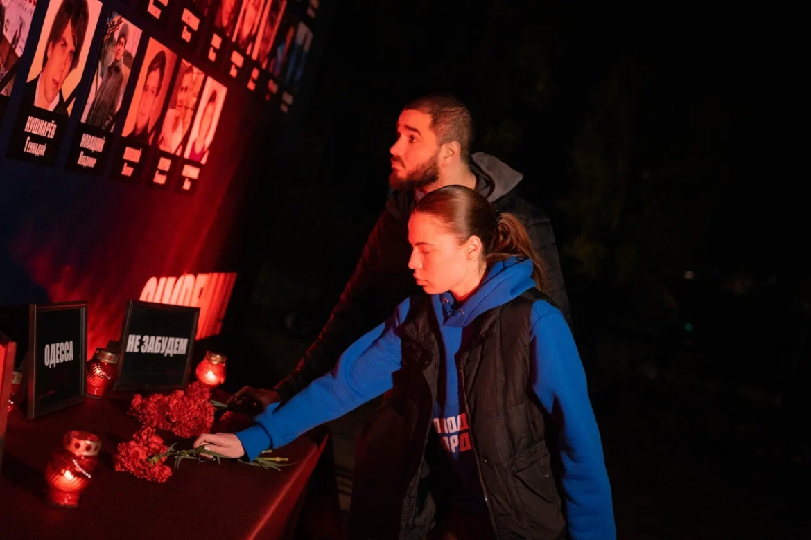«Этот нацизм нельзя забывать»: в Донецке почтили память жертв трагедии 2 мая в Одессе