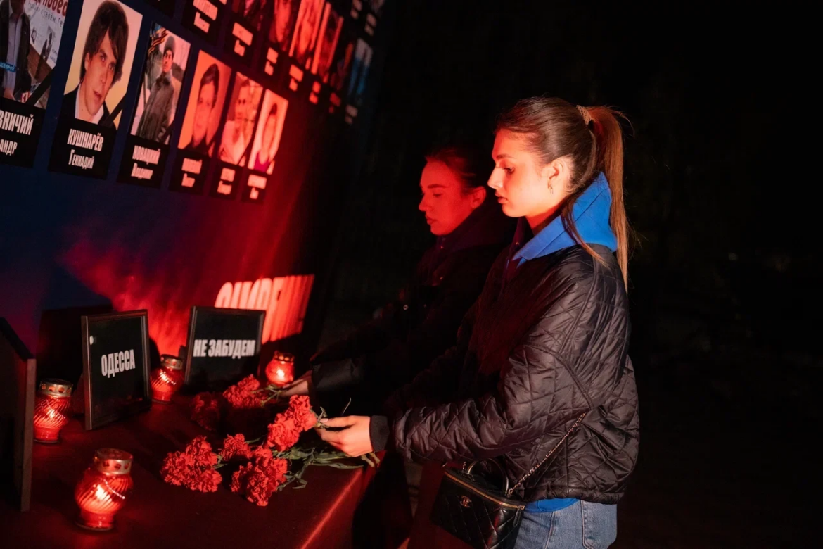 «Этот нацизм нельзя забывать»: в Донецке почтили память жертв трагедии 2 мая в Одессе