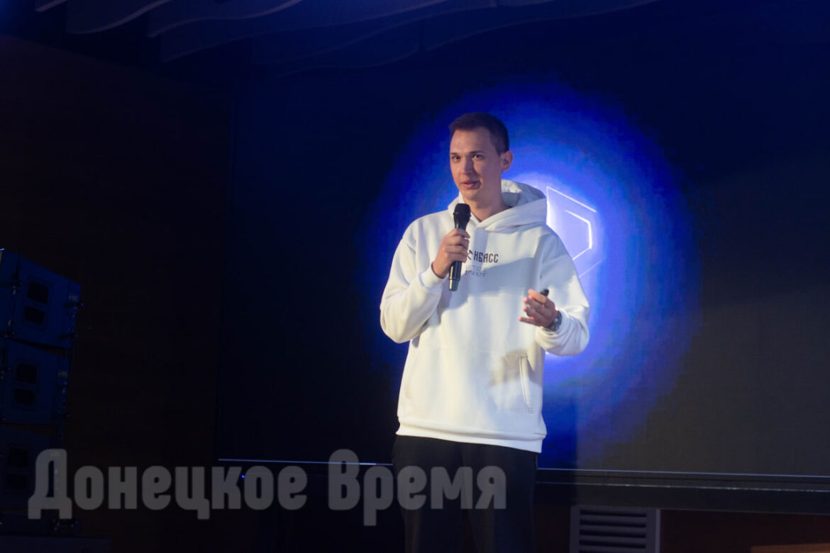 Без блюра и права на забвение: в ДНР презентовали игру о волонтере в осажденном Мариуполе