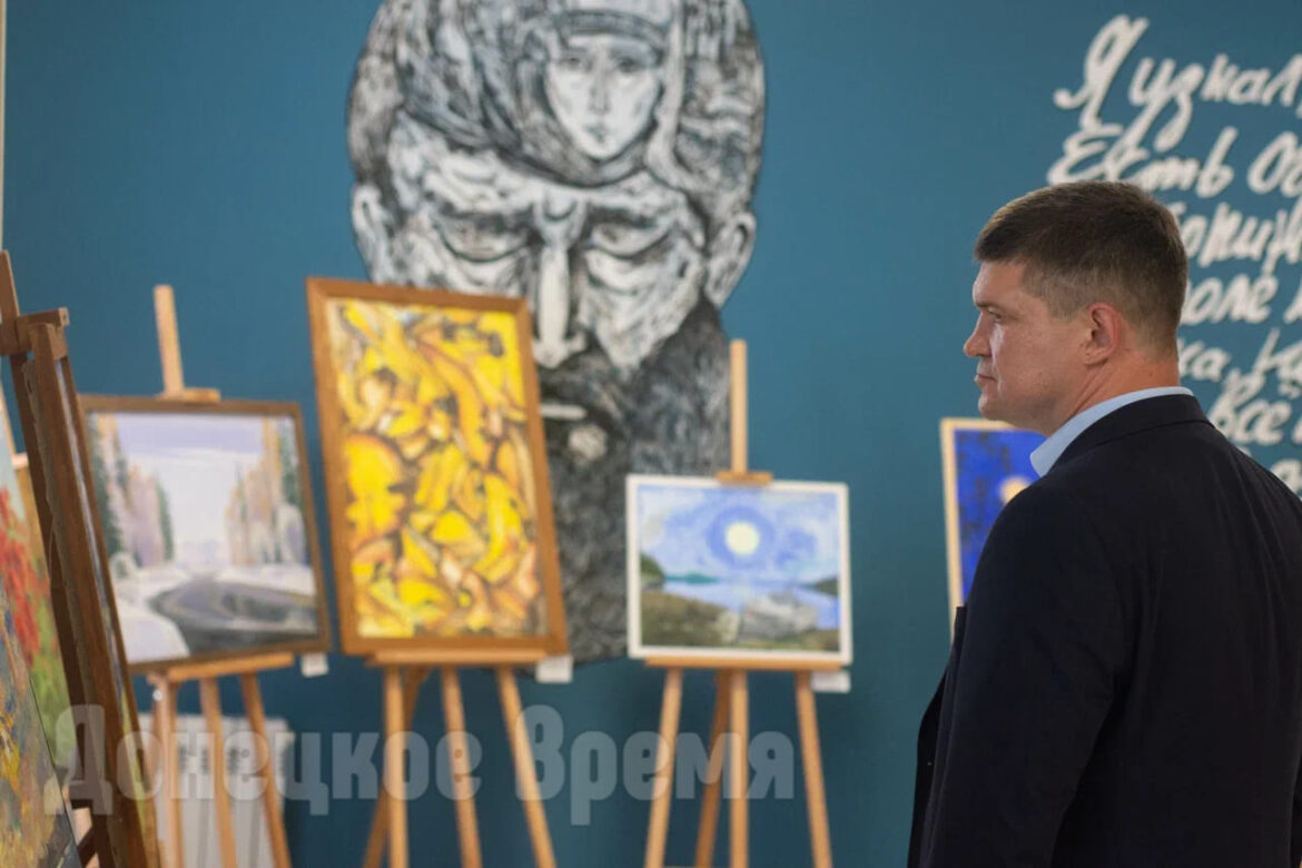 DSC_7180 «Красота и культура спасут мир»: в Донецке открылась выставка картин ленинградских художников