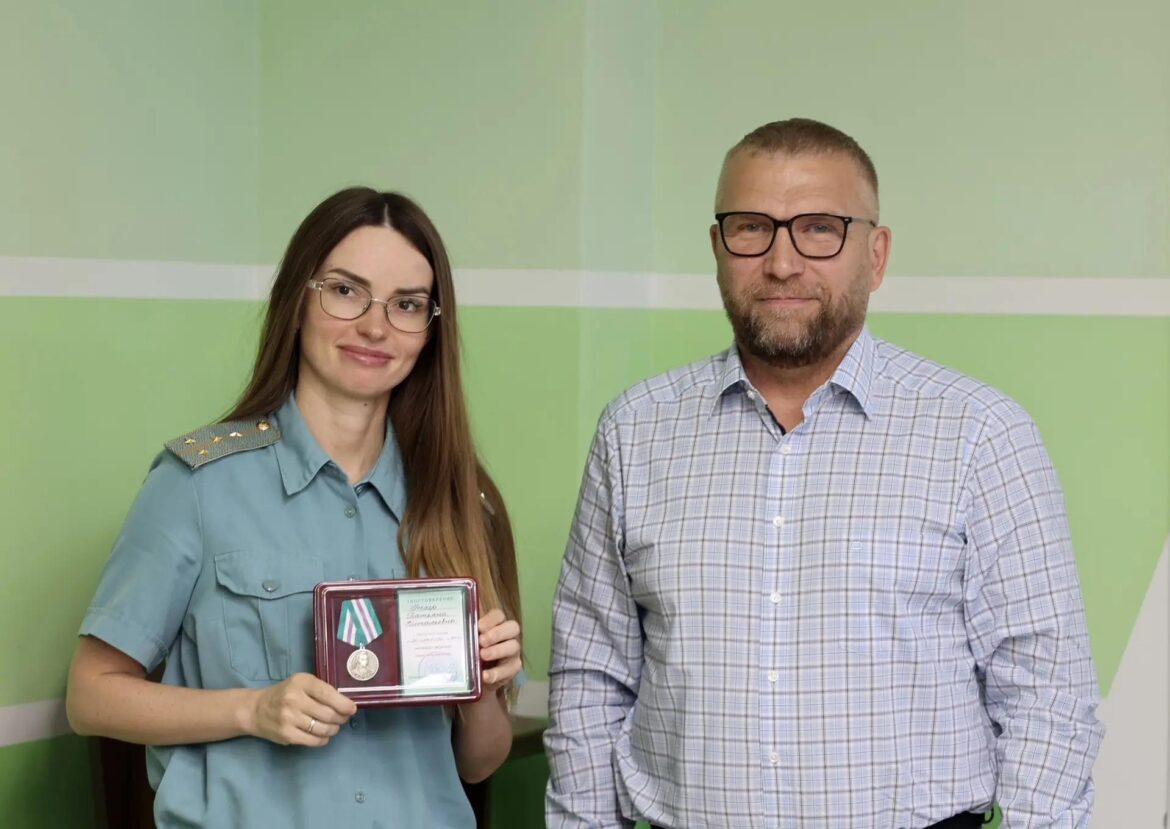 Атаки дронов на трассы ДНР, награждение таможенников, приговор предателям: о главном на 3 июля 2026 года