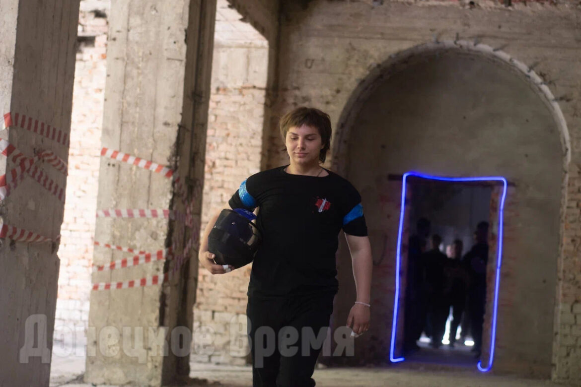 «Чтобы мужчины были мужчинами»: память Гиви в Донецке почтили турниром по ножевому бою