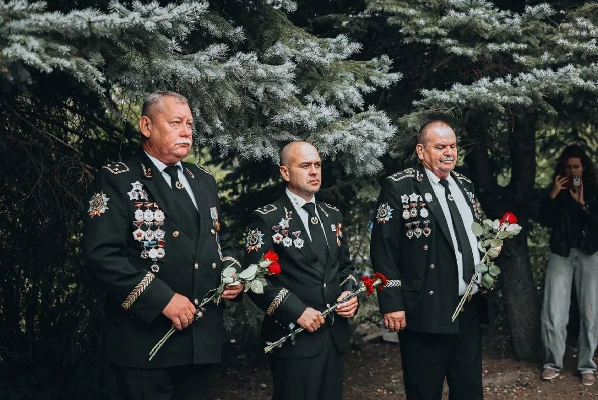 «Наш долг — знать цену шахтерского труда»: в Торезе почтили память Алексея Стаханова