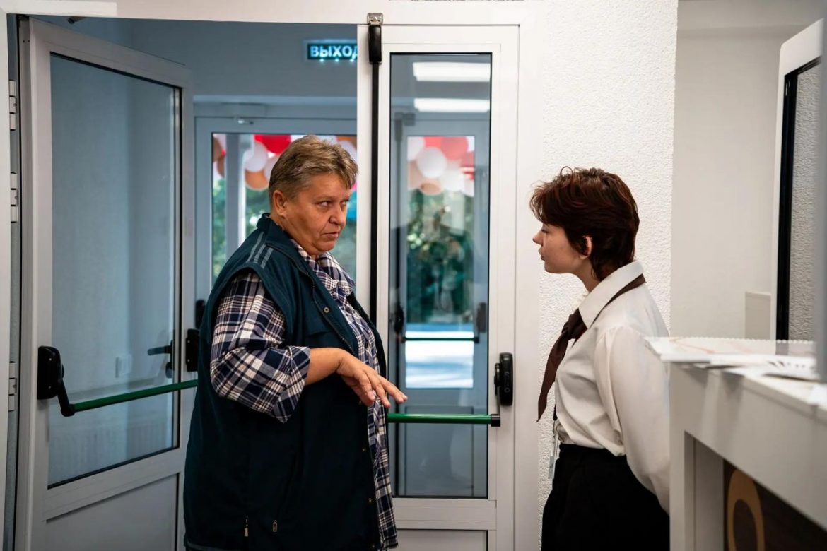 «Теперь все услуги доступны рядом с домом»: новый МФЦ на Гладковке принял первых посетителей